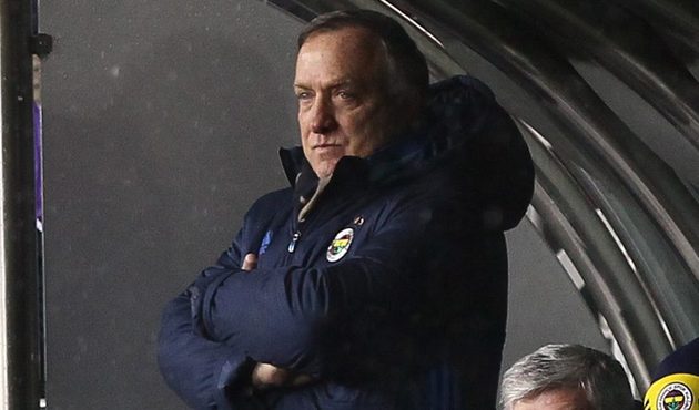 Fenerbahçe Advocaat'la ilgili son kararını verdi