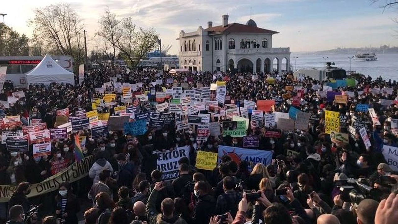 Kadıköy'deki Boğaziçi eyleminde tutuklanan 2 kişiye tahliye