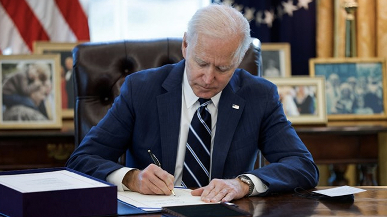 Biden, Trump'ın bir kararını daha kaldırdı