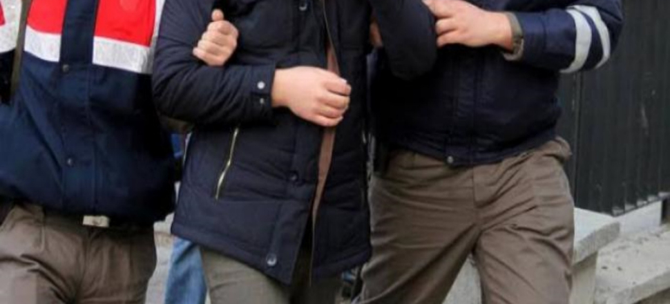 Terör örgütü mensuplarına düzenlenen sahte kimlikler ele geçirildi!