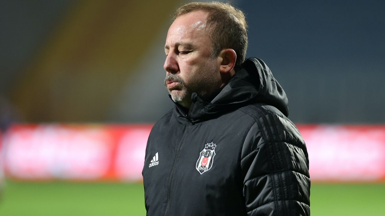 Sergen Yalçın: Bunu açıklamaları gerekiyor Türk halkına...