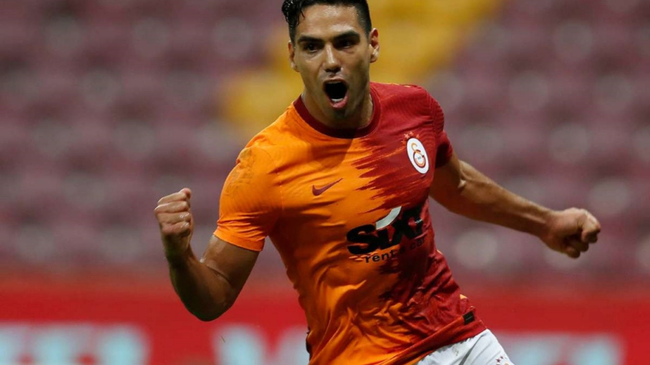 Falcao'nun yeni takımını Saracchi açıkladı