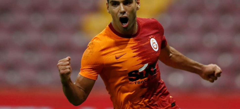Falcao'nun yeni takımını Saracchi açıkladı