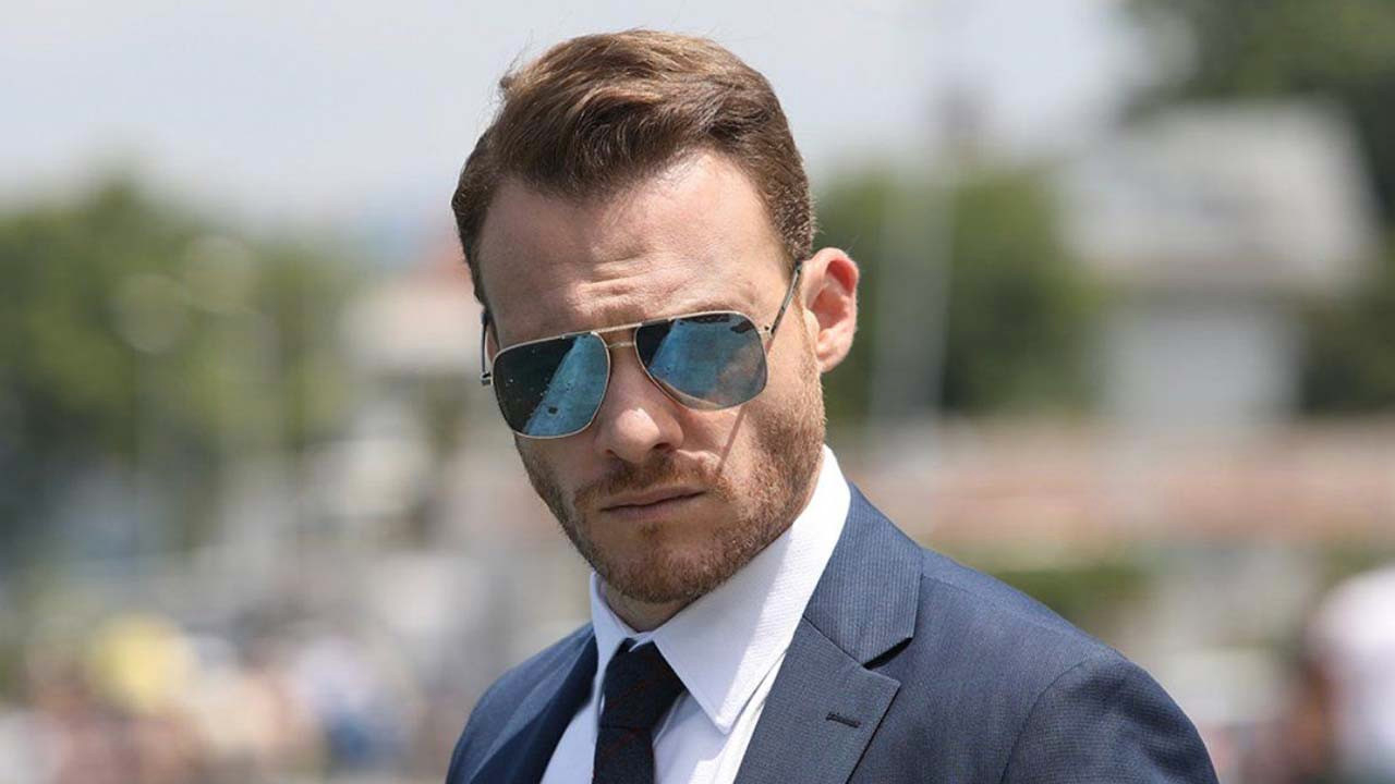 Kerem Bürsin'den kafede otururken maske takmayanlara: 'Salaksınız!'