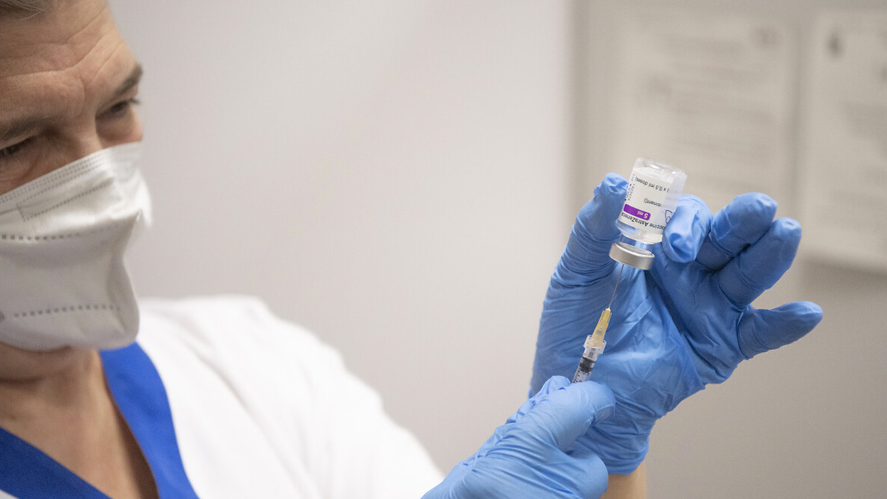 AstraZeneca aşısına suç duyurusu