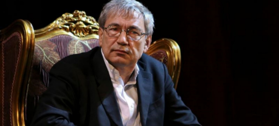 Orhan Pamuk’u dinliyorum gözlerim kapalı
