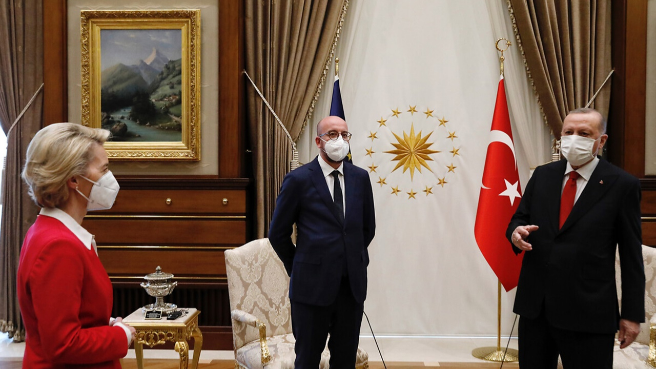Çavuşoğlu: Oturma düzeni AB heyetinin talebiyle ayarlandı