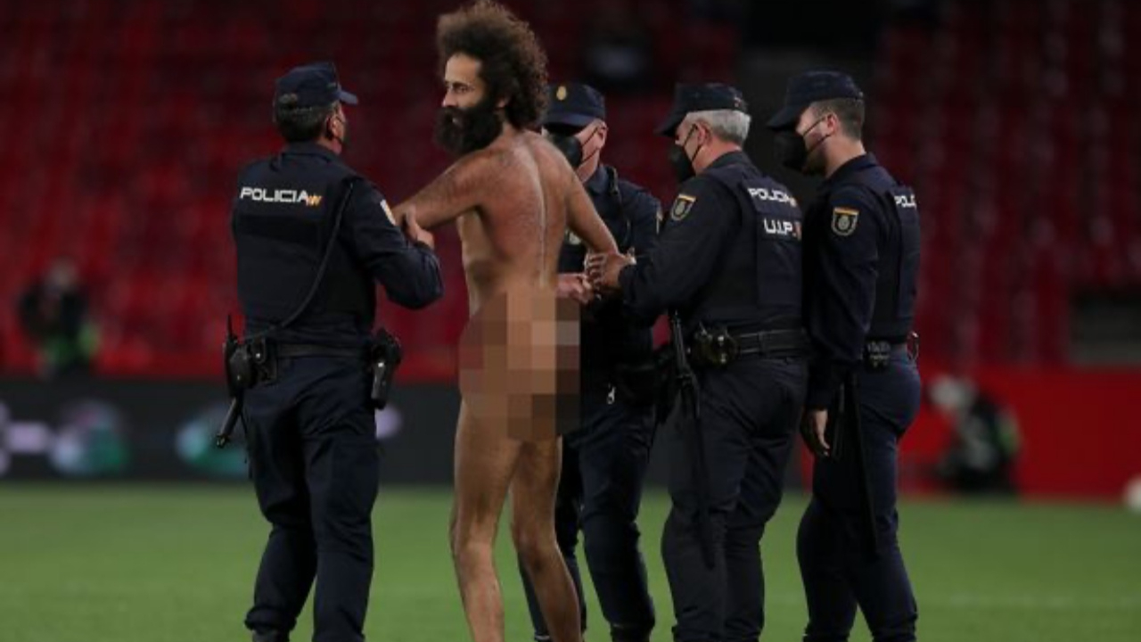 Granada-Manchester United maçında davetsiz misafir