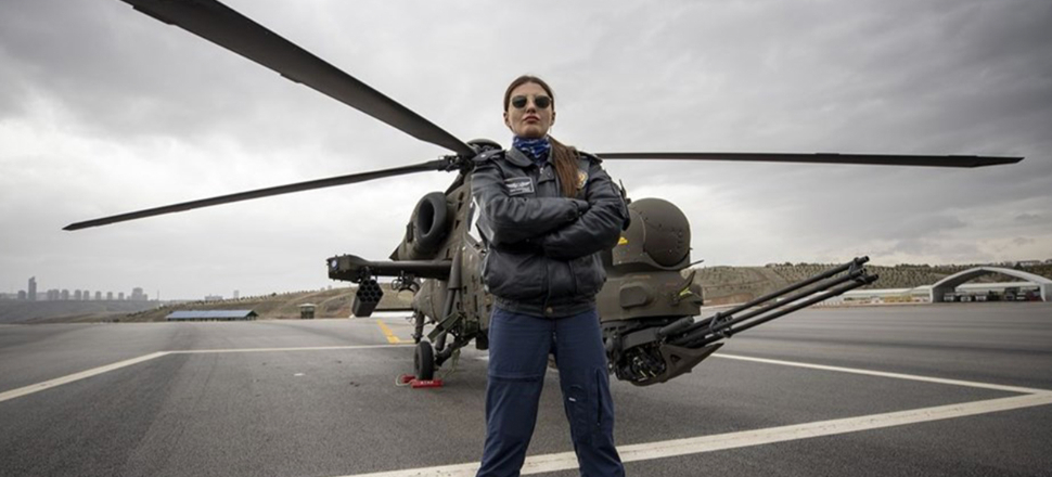 İşte Türkiye'nin ilk kadın taaruz helikopteri pilotu