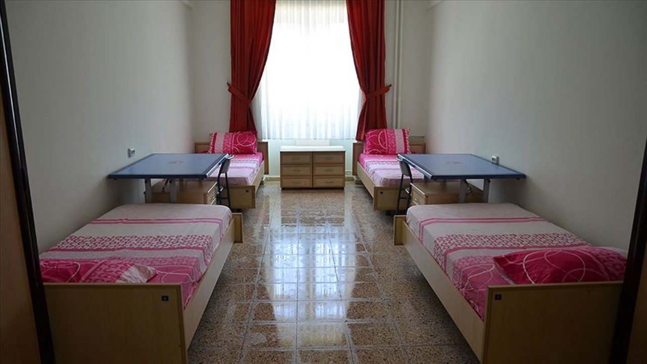 Yurtlarda kalabilmenin şartları genişletildi
