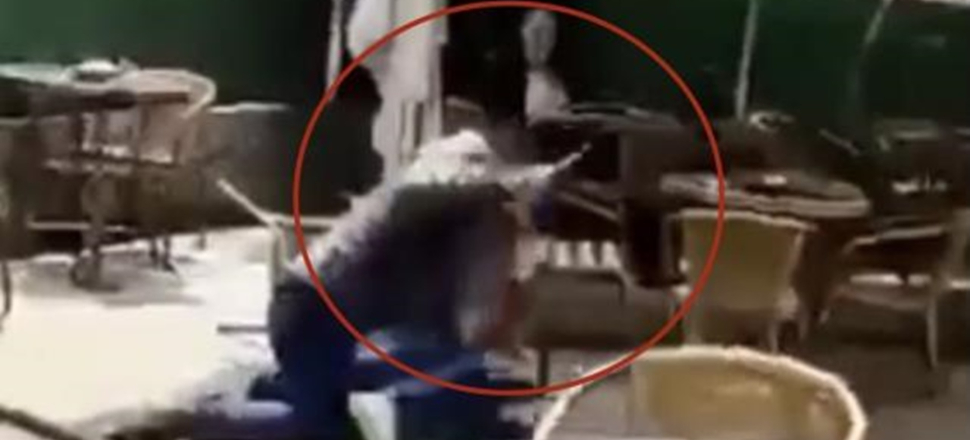 Eşine uygunsuz mesajlar atan kişiyi bıçakladı!