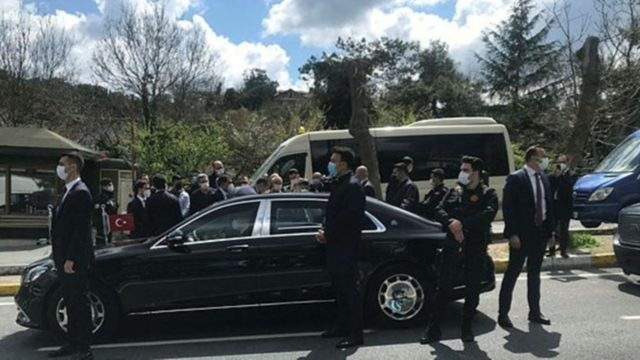 Erdoğan Sarıyer'de minibüsçülerle sohbet etti