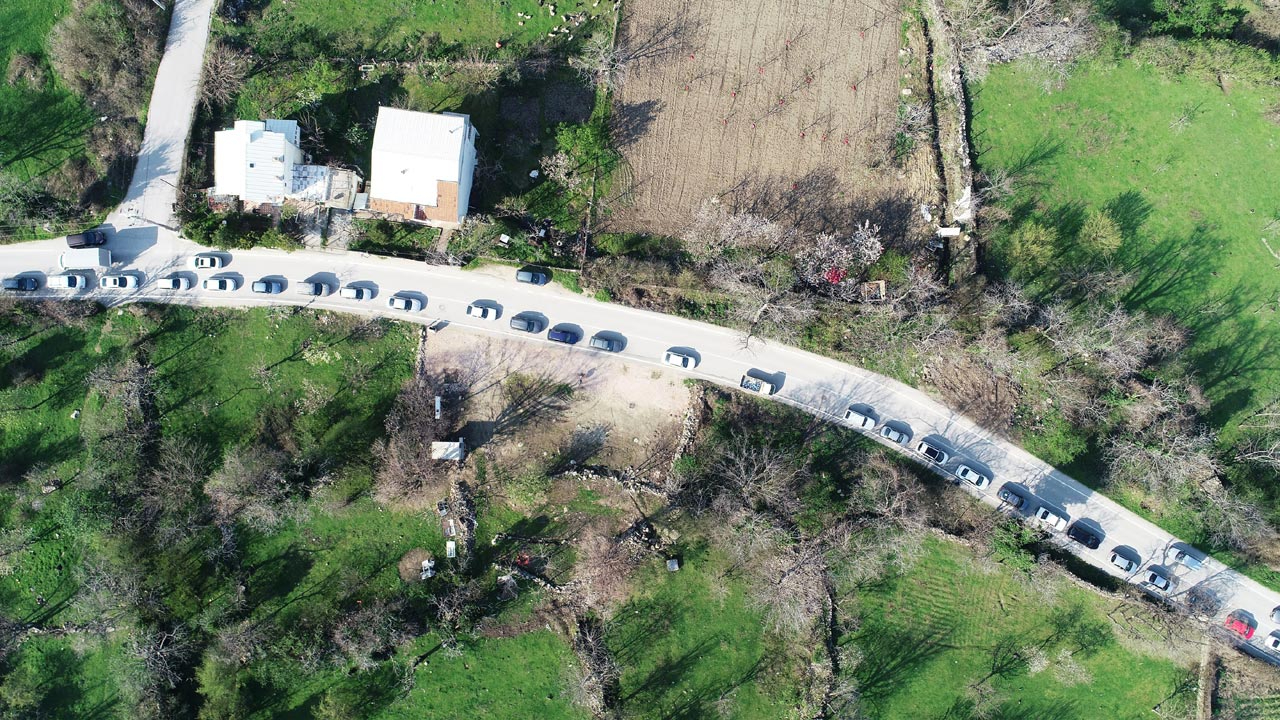 Bursa'da ramazan öncesi 5 kilometrelik su kuyruğu