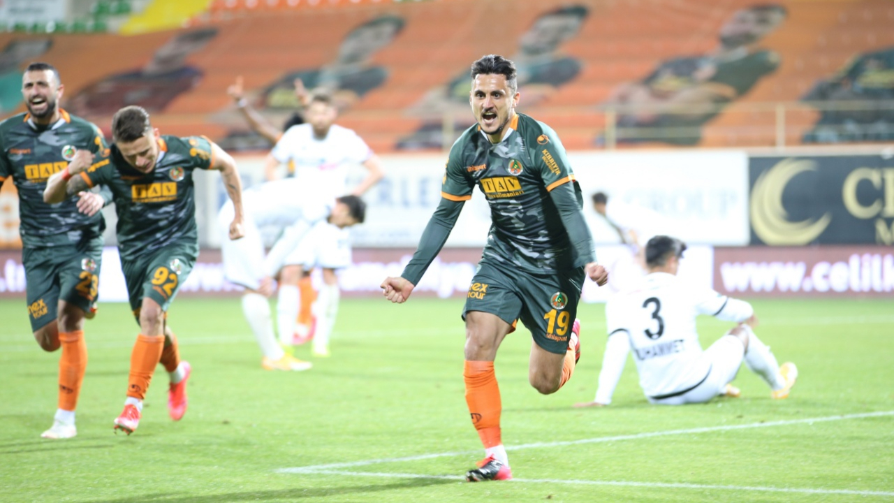 Aytemiz Alanyaspor'dan Denizlispor karşısında 0-2'den müthiş dönüş!