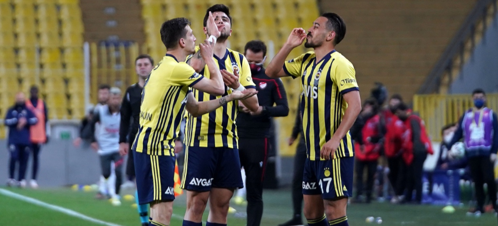 Fenerbahçe evinde Gaziantep FK'yı 3-1 mağlup etti.
