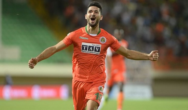 Emre Akbaba için Trabzonspor'la Galatasaray  yarışa girdi!