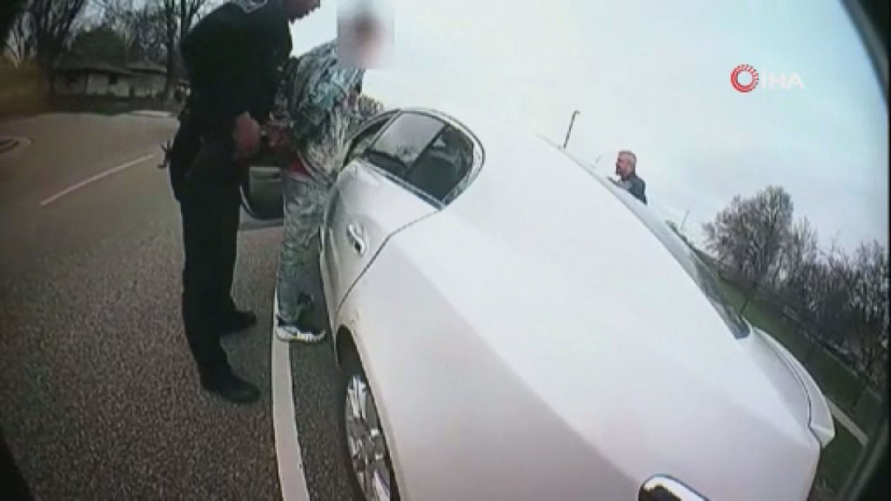 Amerikan polisi siyahi genci böyle öldürdü!