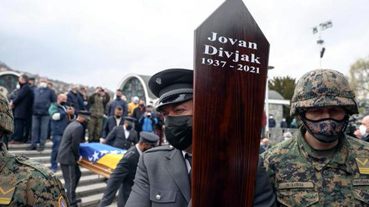 Bosna sevdalısı General Divyak toprağa verildi