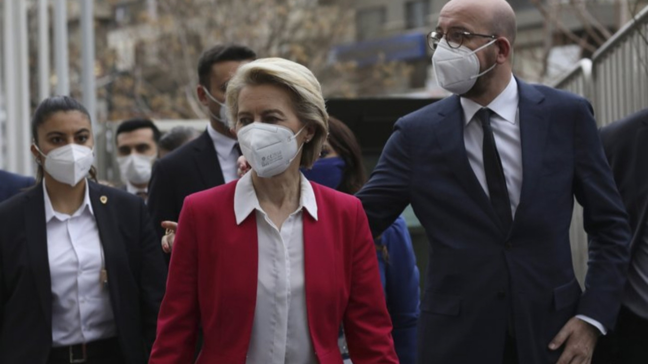 Koltuk krizinin kahramanı Ursula von der Leyen,  Charles Michel'i uyardı!