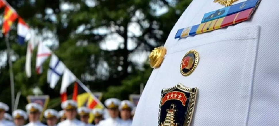 Skandal bildiriyi yayınlayan amiraller üniversiteden gönderildi
