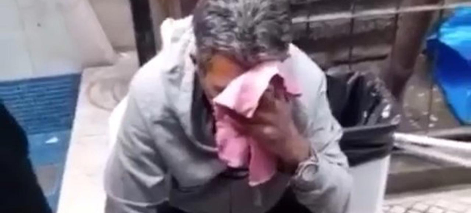 Kız çocuğunun fotoğrafını çeken şahsı darp edip polise teslim ettiler
