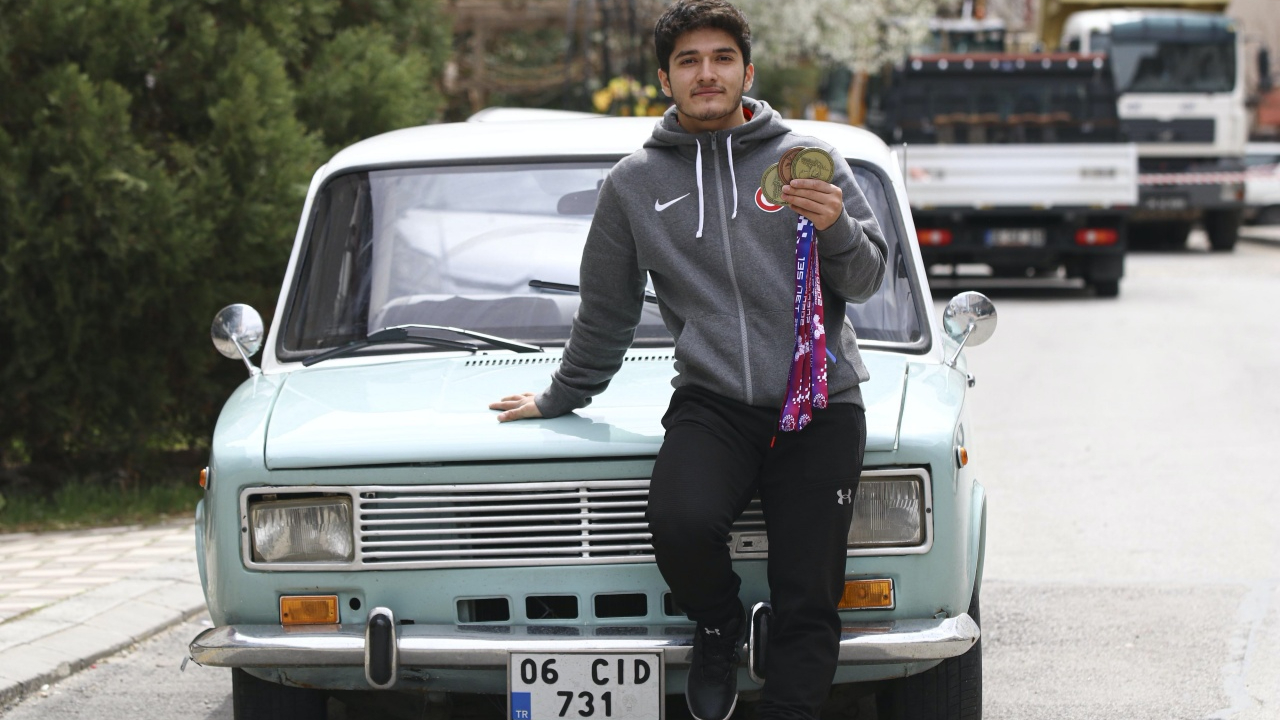 Muhammed Furkan Özbek'in "Serçe" tutkusu