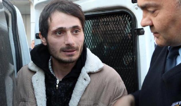 Eşine küfrettiğini iddia ettiği arkadaşını öldürdü