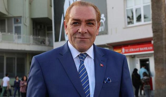 Atatürk'e benzeyen tiyatrocu dolandırıcılıktan tutuklandı!