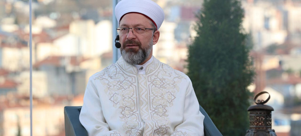 'Sosyal medya yalanı şifa aramamız gereken kötü bir hastalık'