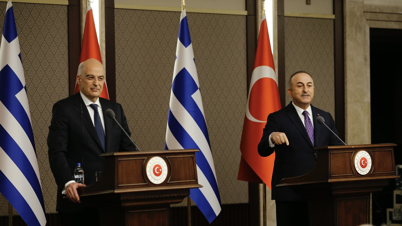 Yunan Bakan Dendias'ın saldırgan tutumunun perde arkası