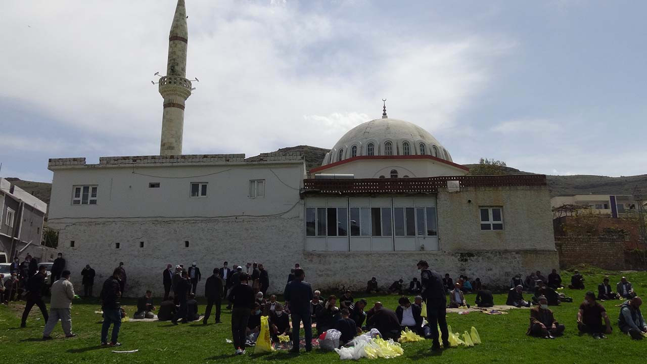 Batman'da vatandaşlar yağmur duasına çıktı
