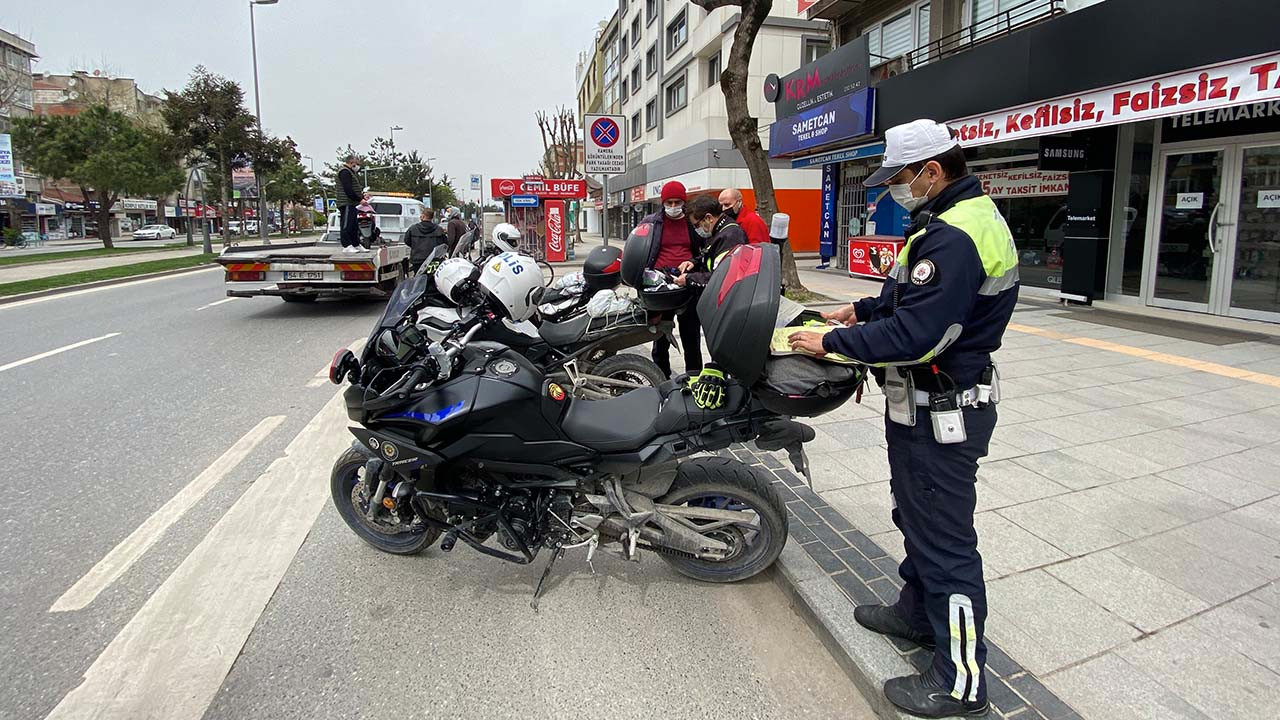 Motosikleti ile sokağa çıktı, 5 ayrı ceza yedi