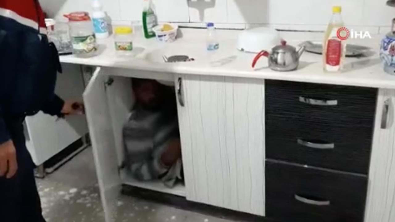 Kumar baskınında mutfak dolabının içinden çıktı