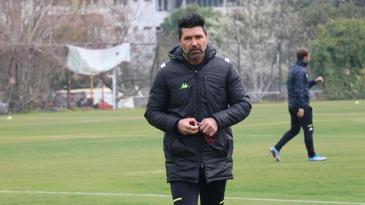 Hakan Kutlu Denizlispor'dan istifa etti