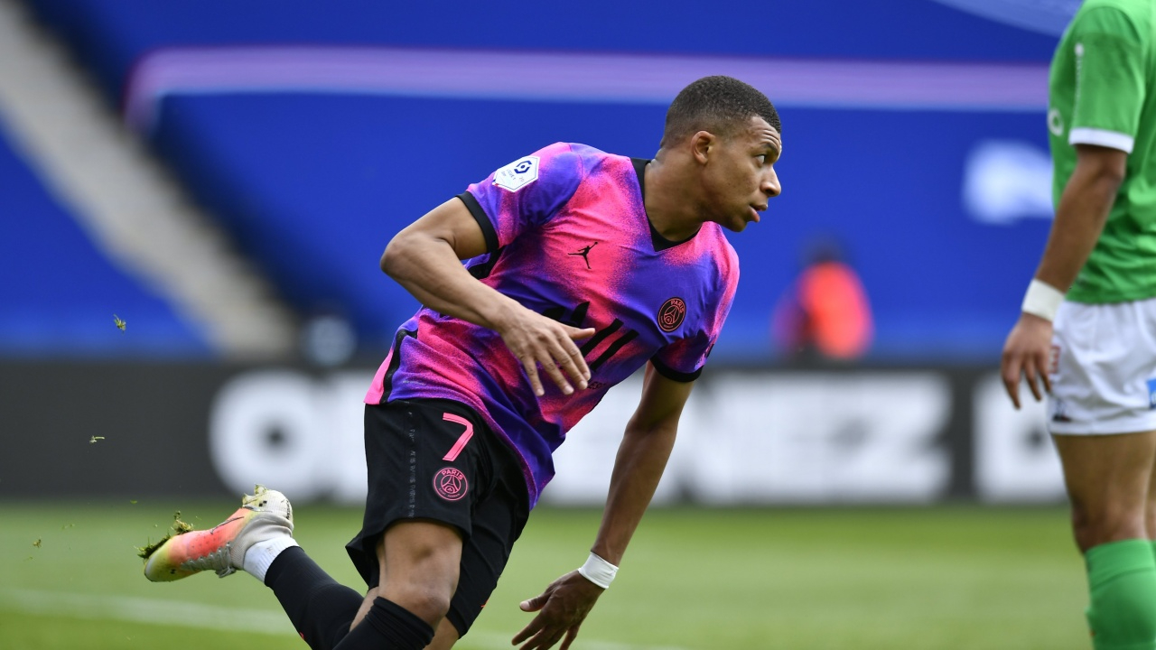 PSG evinde St. Etienne'i 90+5'te devirdi