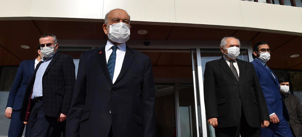 Saadet Partisi'nde kadın kollarından sorumlu yönetici erkek çıktı