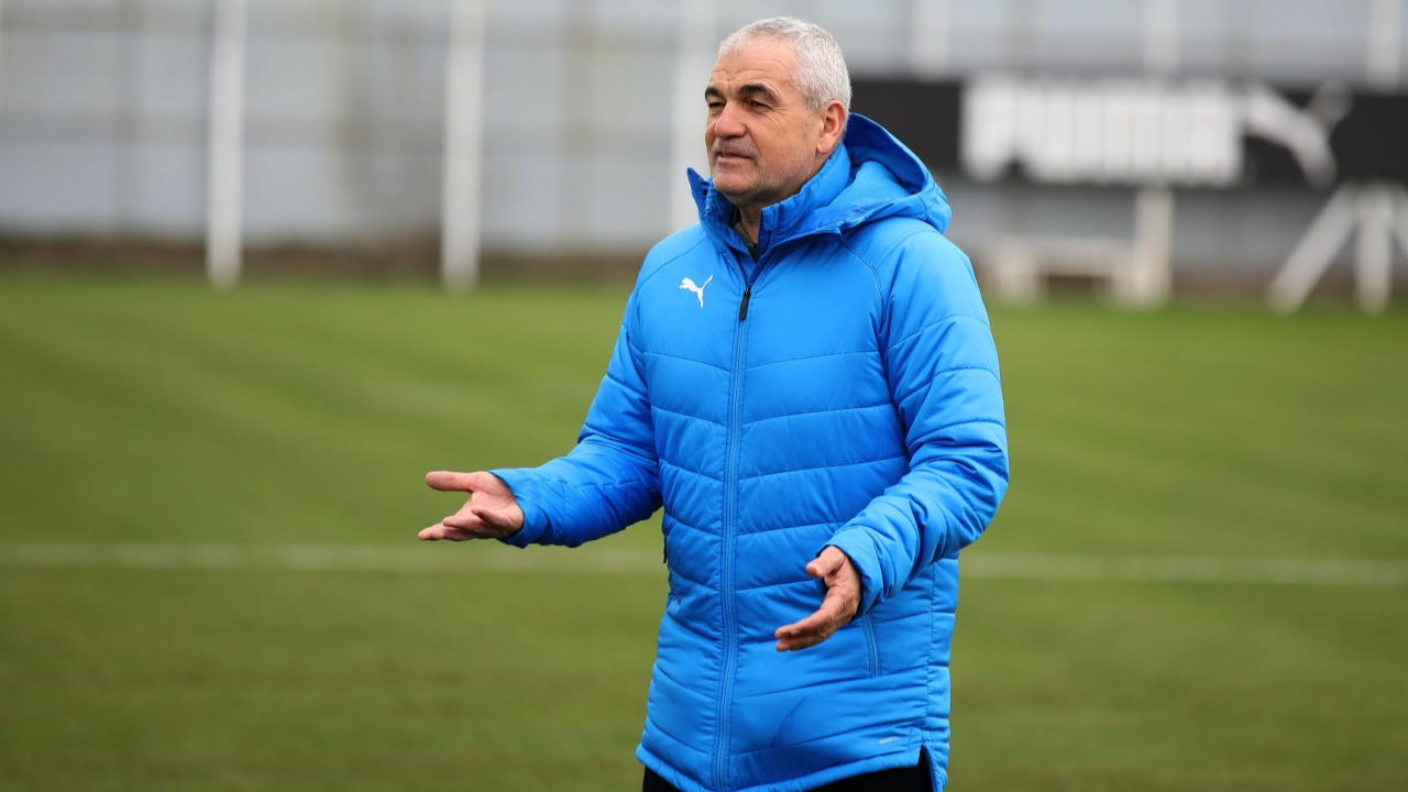 Rıza Çalımbay: Beşiktaş maçında takımıma güveniyorum