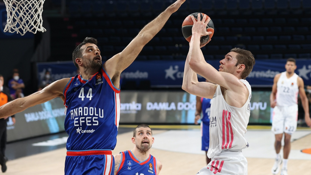 Anadolu Efes, Real Madrid serisinde 1-0 önde