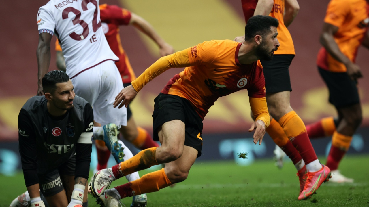 Galatasaray'ı yenilgiden Emre Akbaba kurtardı