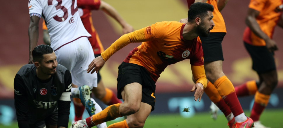 Galatasaray'ı yenilgiden Emre Akbaba kurtardı