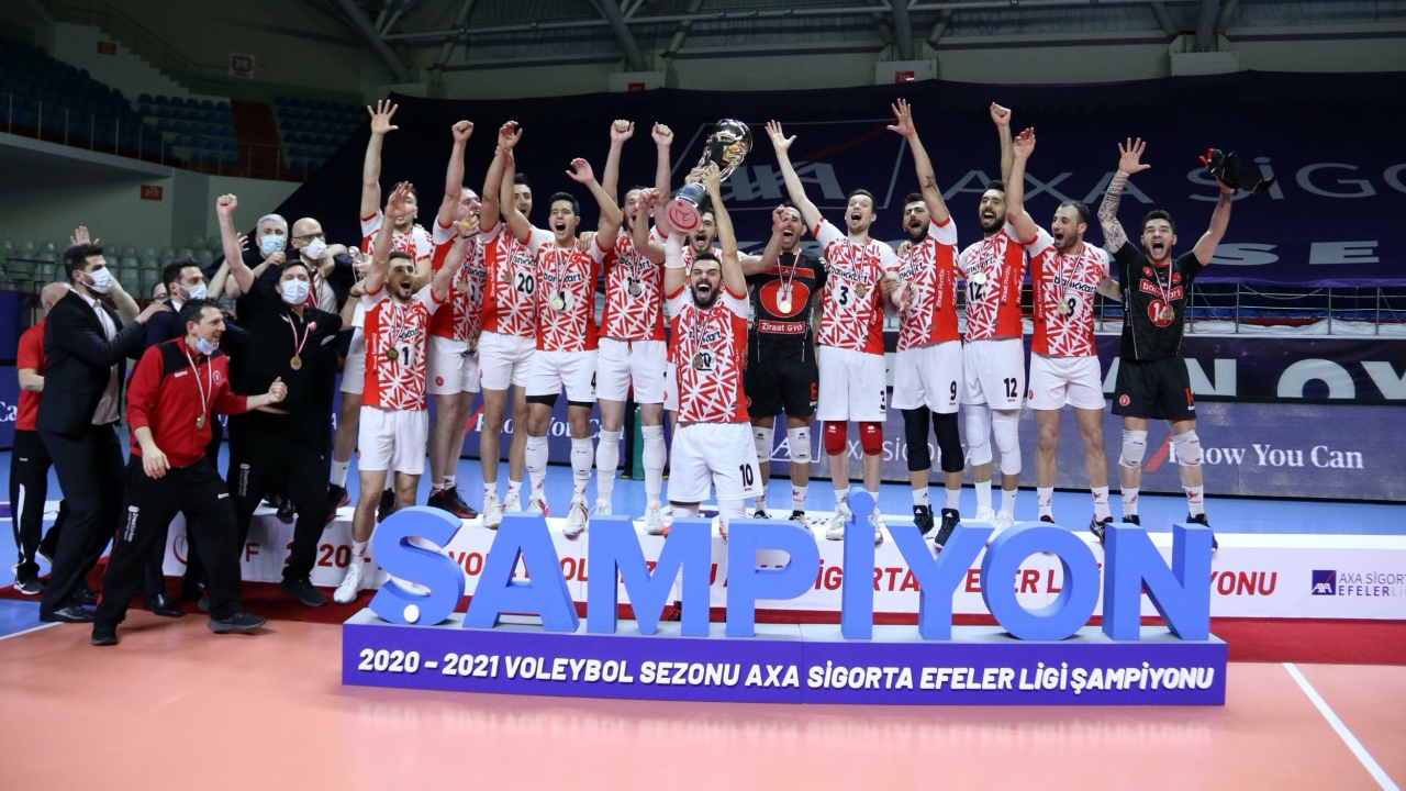 Efeler Ligi'nde şampiyon Ziraat Bankkart