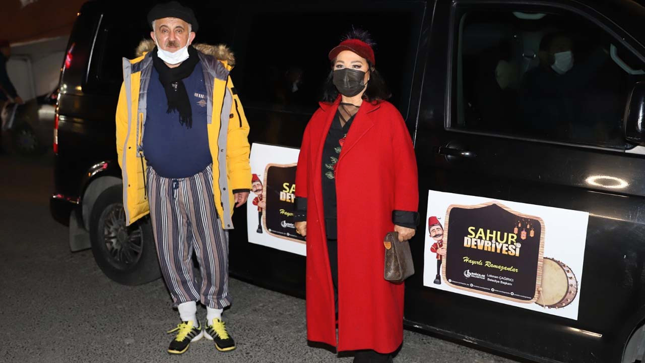 Vatandaşlar sahura Safiye Soyman ve Faik Öztürk ile uyandı