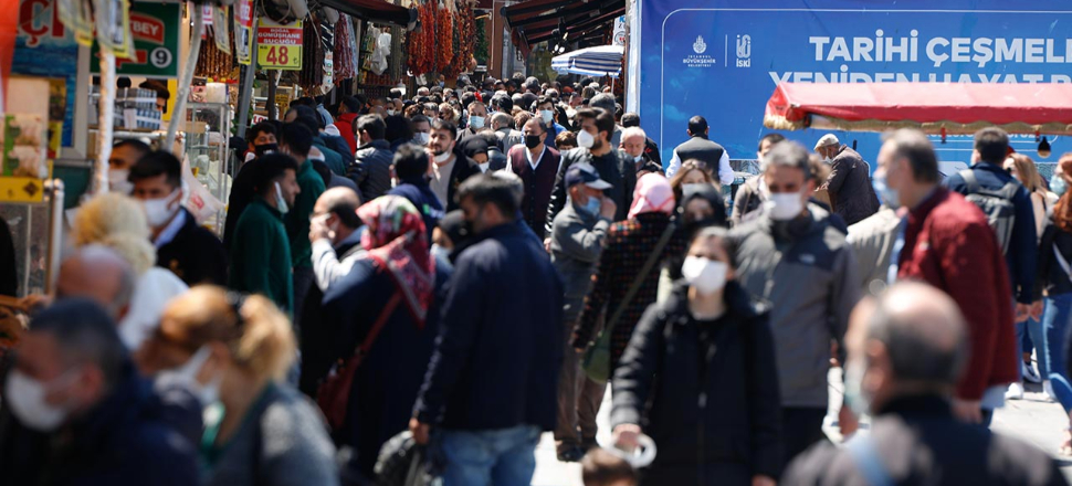 Kısıtlama öncesi çileden çıkaran görüntüler