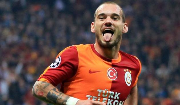 Sneijder dönüşte görüşme odasına