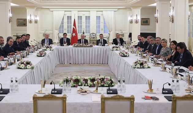 Başbakan Yıldırım'dan flaş açıklamalar: "Yüzde 10 seçim barajı indirilebilir!"