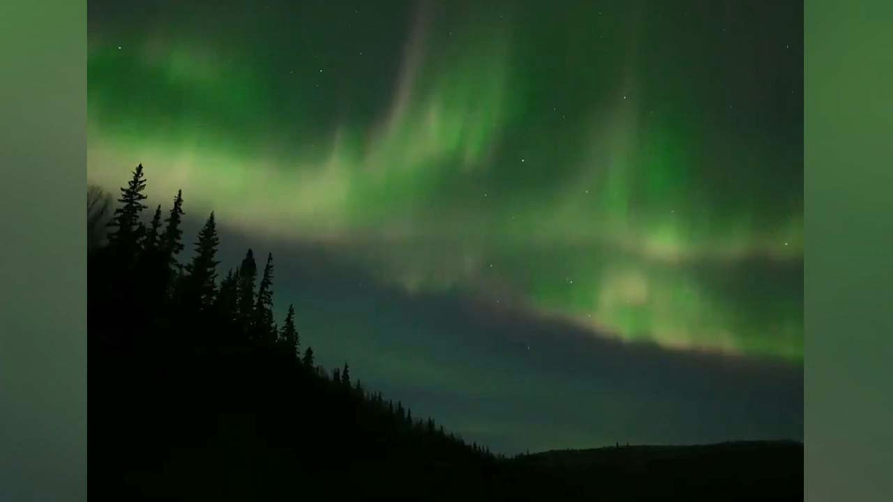 Alaska'da Kuzey Işıkları'nın büyüleyici dansı