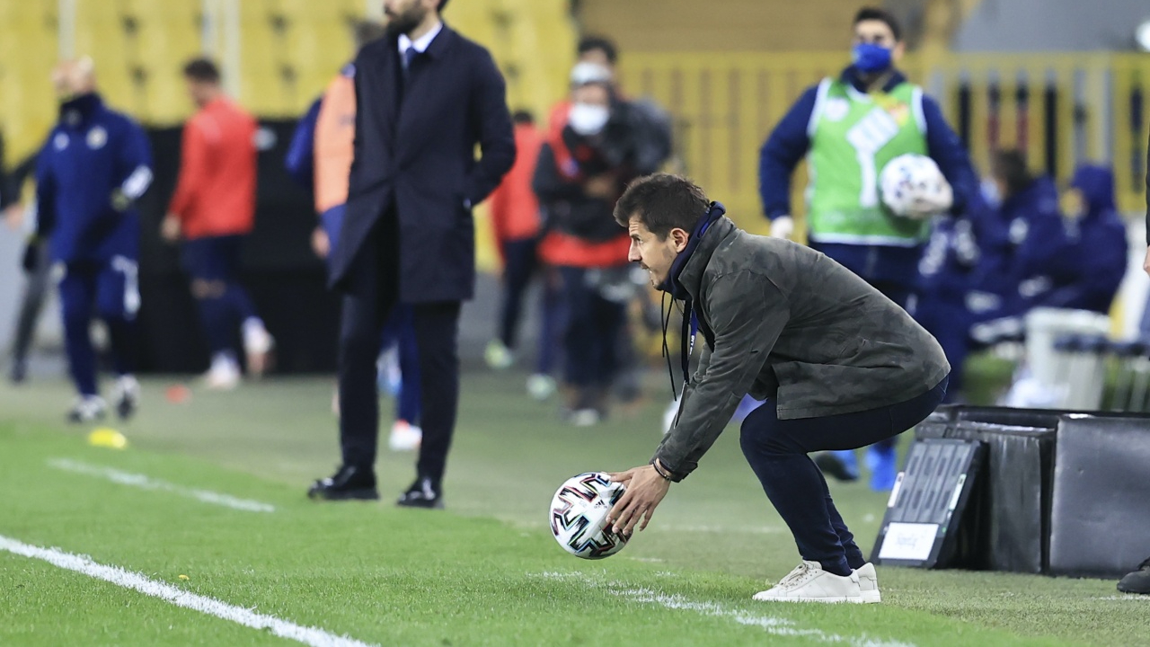 Emre Belözoğlu: Herkes kendini favori sanıyor, şampiyon olmuş görüyor