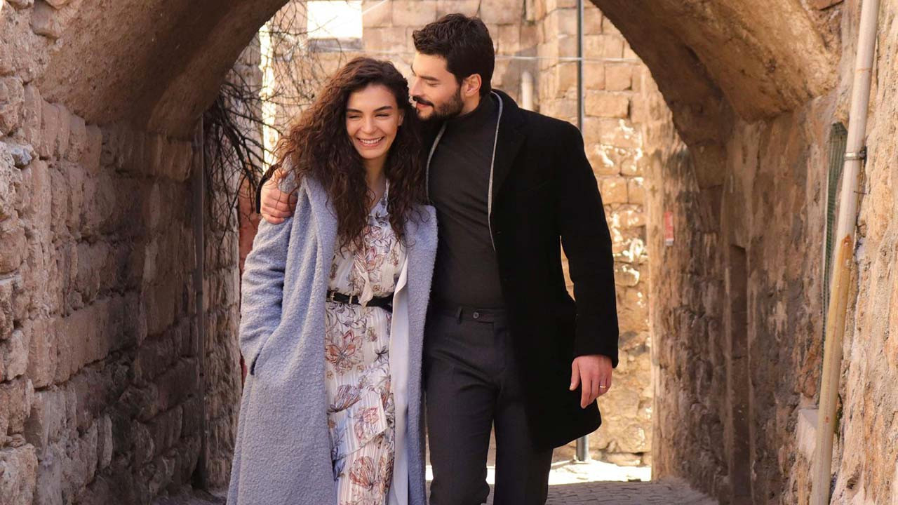 Hercai final yaptı! Başrol oyuncuları duygulandırdı