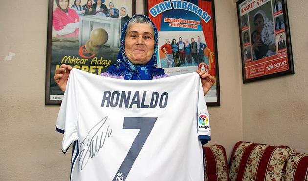 Ümmiye Teyze: Ronaldo çok takdir ettiğim bir evladım