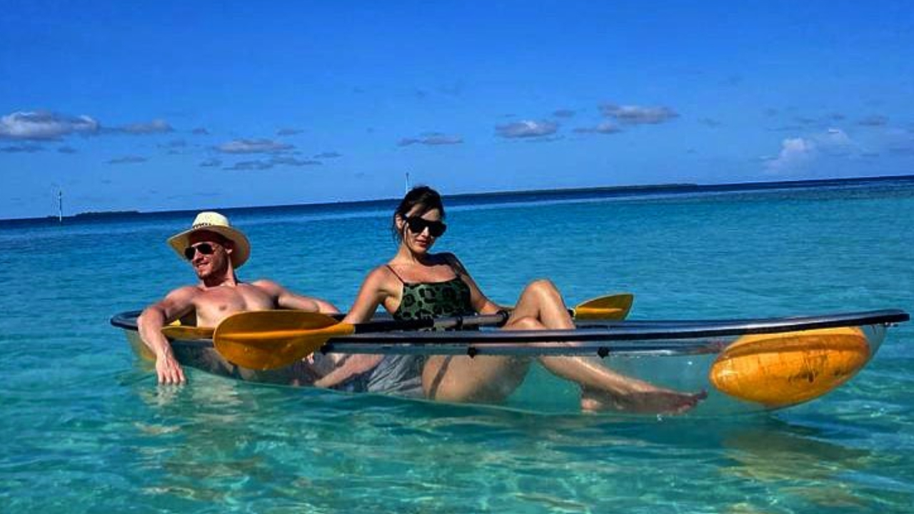 Hande Erçel ve Kerem Bürsin'den tatil romantizmi